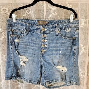 Torrid Distressed High Rise Button-Front Denim Shorts - Light Wash Size 12